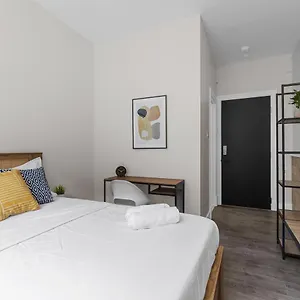 Le & Stone 3* Montreal