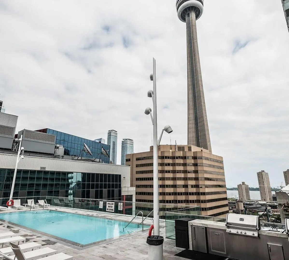 Life Suites Loft - Cn Tower Toronto 3*,  Canadá