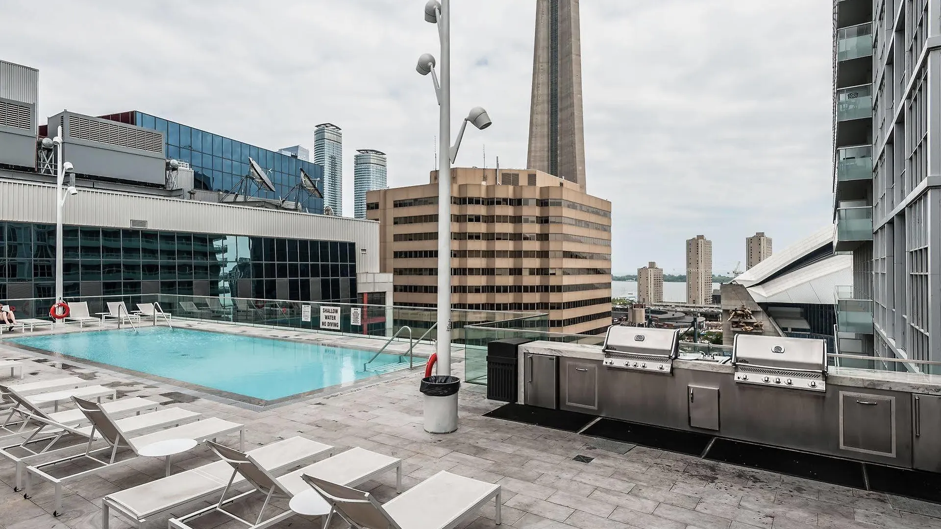 Life Suites Loft - Cn Tower Toronto Hotel